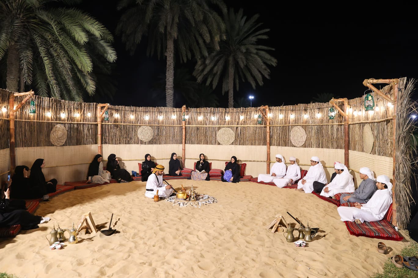 مهرجان الظفرة للكتاب 2024 يروي سيرة شاعر الجمال عتيج  بن روضة الظاهري